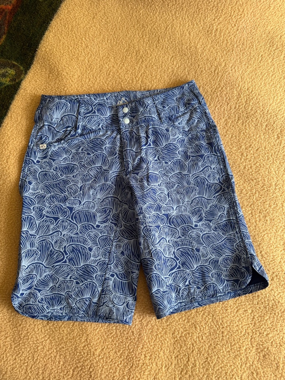 freel short in forest fungi fog - size 10